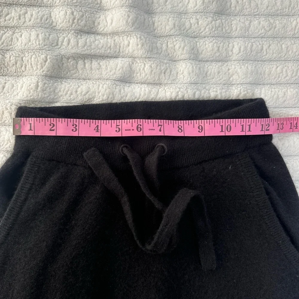 ALO Yoga Black Textured Fabric